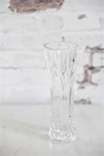 573205 Vase i glas 17 cm fra Jeanne d´Arc Living på bord - Tinashjem